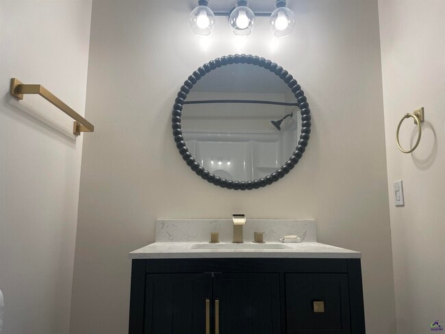 Building Photo - 260 Somerset Dr