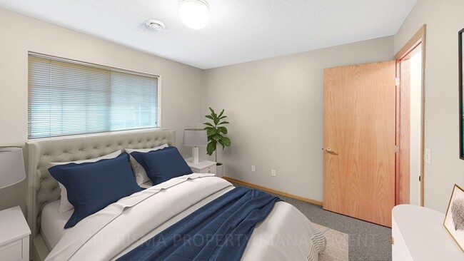 Building Photo - 3 BD, 2 BA, DOUBLE ATTACHED GARAGE, GREAT ...