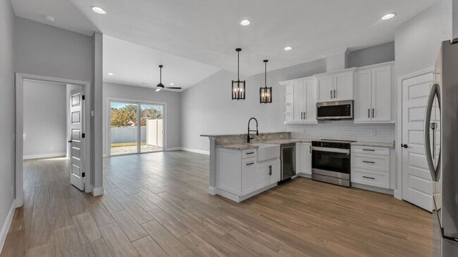 Building Photo - 1170 Windjammer Dr