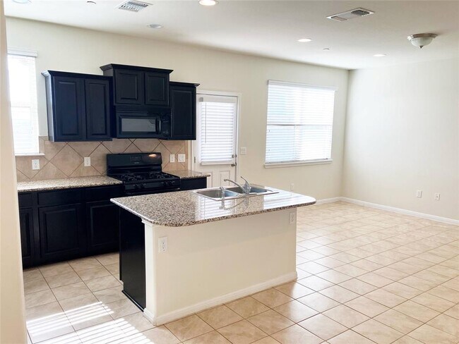 Building Photo - 1001 Zodiac Ln