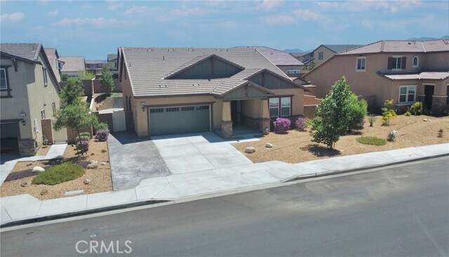 Building Photo - 11745 Sierra Rd