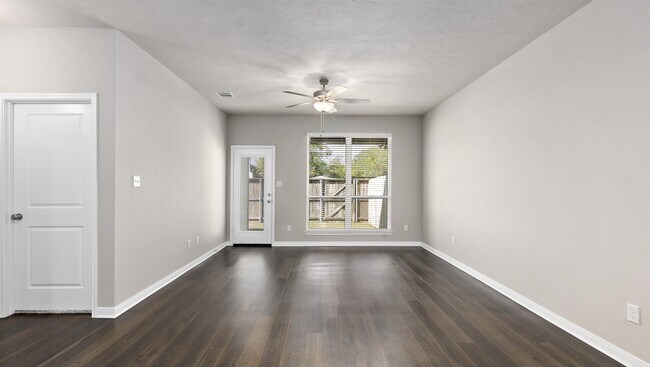 Building Photo - 3007 Stevens Dr