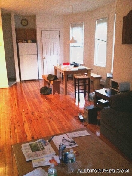 Building Photo - 58 Mansfield St