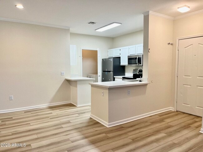 Building Photo - 16013 S Desert Foothills Pkwy