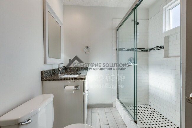 Building Photo - 1018 Clemmons St