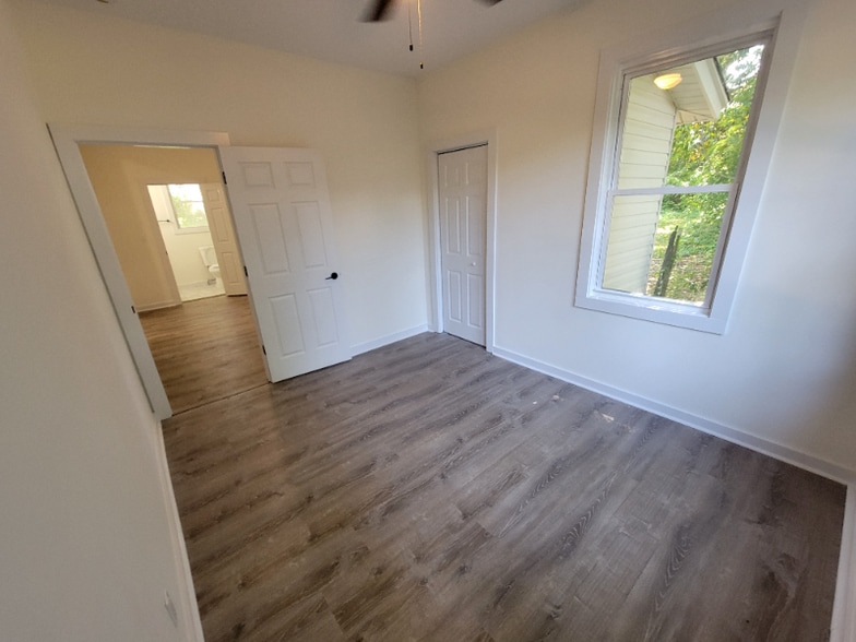 Building Photo - 306 E Florida St