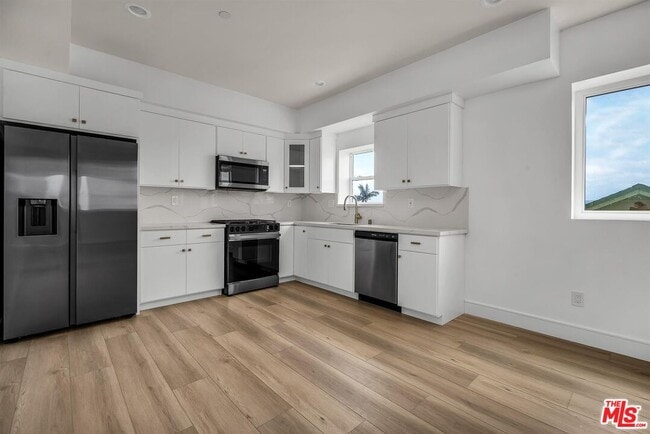 Primary Photo - 4701 Saturn St