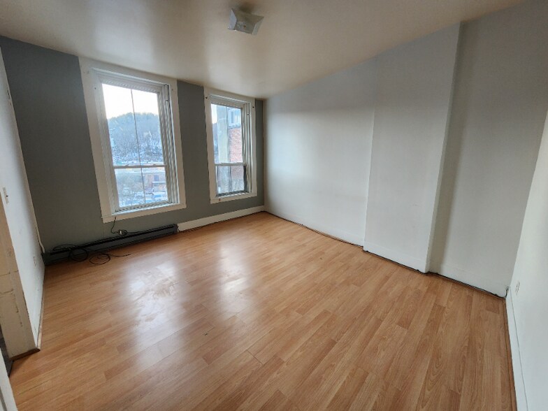 Building Photo - 12 State St