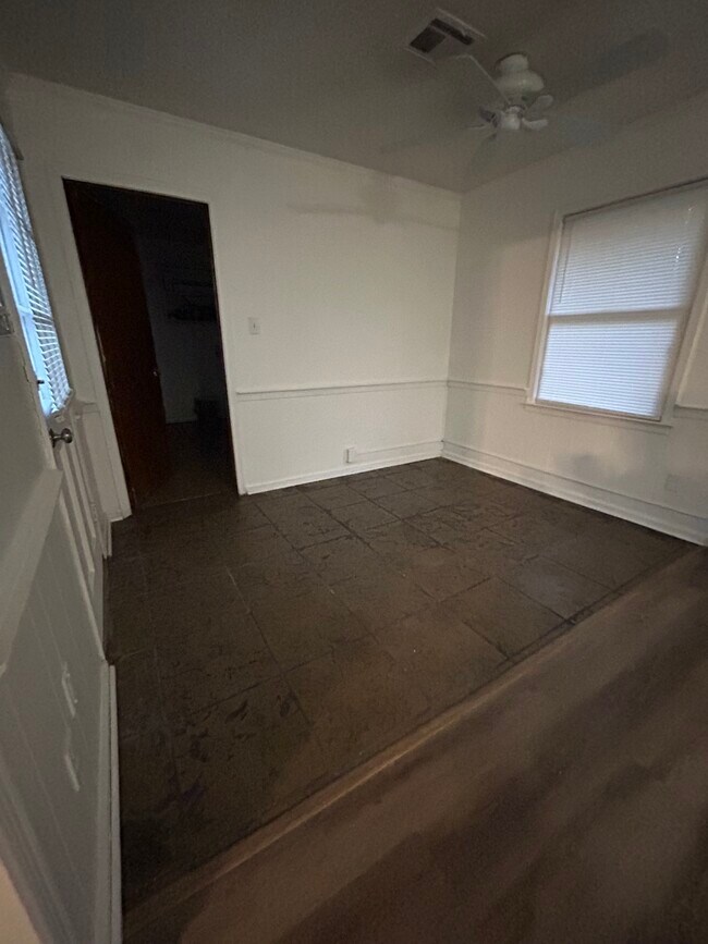 Building Photo - 3737 Hunting Creek Rd