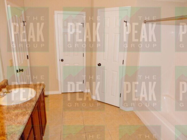 Building Photo - Home For Rent in Willard School District