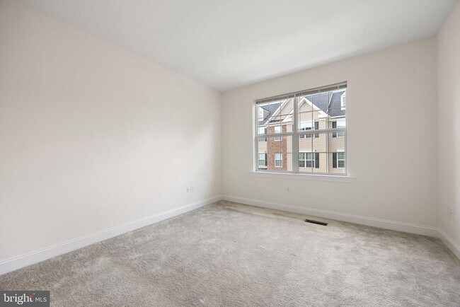 Building Photo - 601 Pony Ln