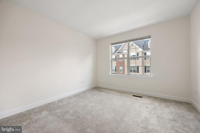 Building Photo - 615 Pony Ln