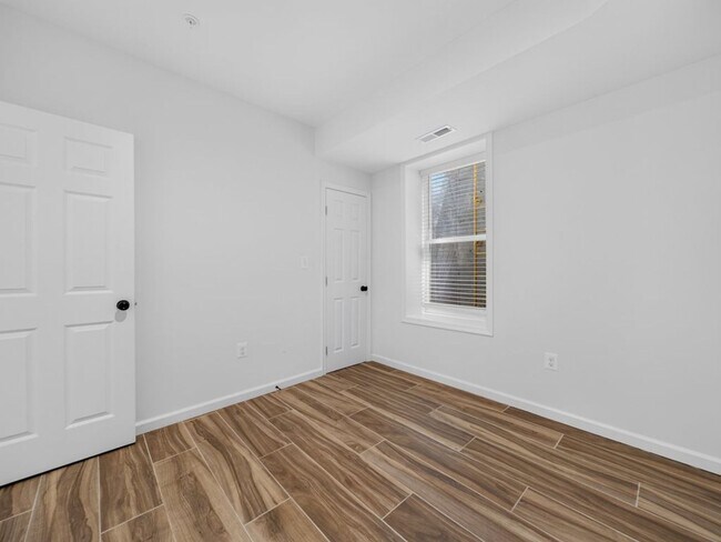 Building Photo - 3214 Dubois Pl SE