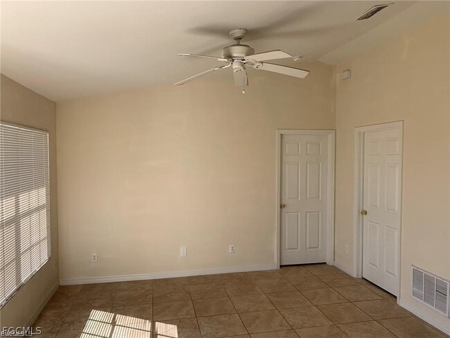 Building Photo - 1908 Haviland Ave S