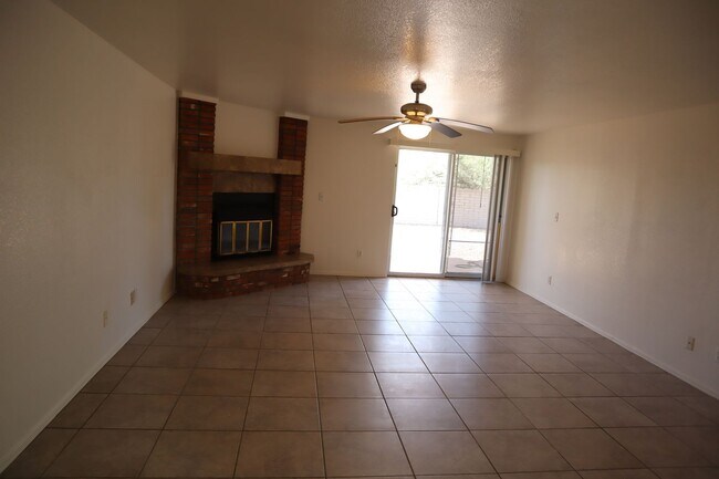 Building Photo - NEW A/C, Freshly Painted Inside and Outsid...