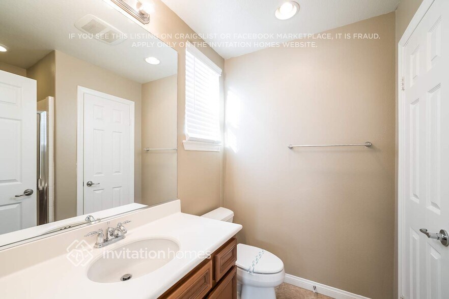 Building Photo - 32626 Spun Cotton Dr