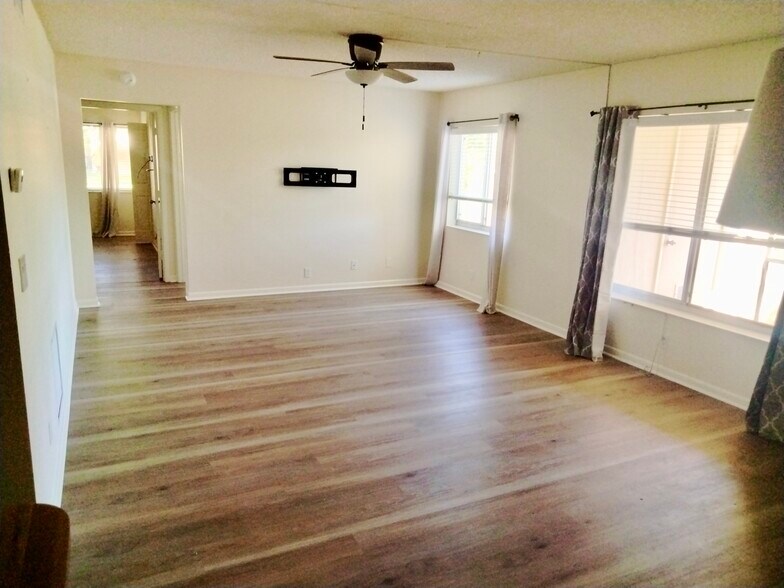 Building Photo - 4956 Sable Pine Cir