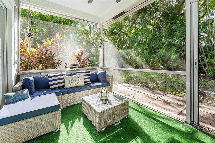 Building Photo - 20 S Lakeshore Dr