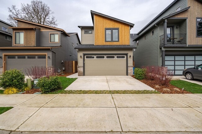 Primary Photo - MASTER ON THE MAIN - 3 bedroom 2.5 bath - ...
