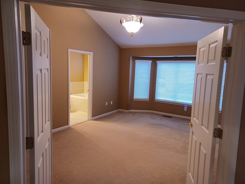 Building Photo - 52232 Silvanna Ln