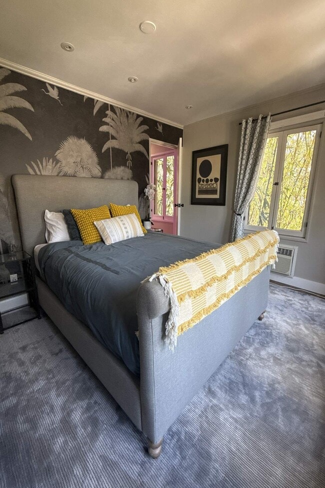 Building Photo - 2066 Glencoe Way