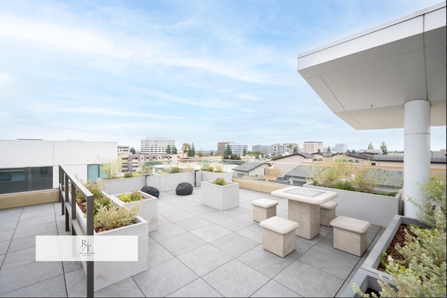 Building Photo - Modern 1-Bedroom Condo with Rooftop Amenities in Pasadena