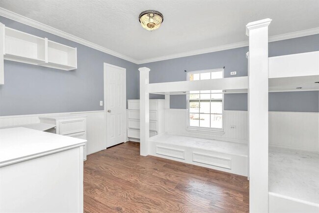 Building Photo - 12418 Mill Ridge Dr