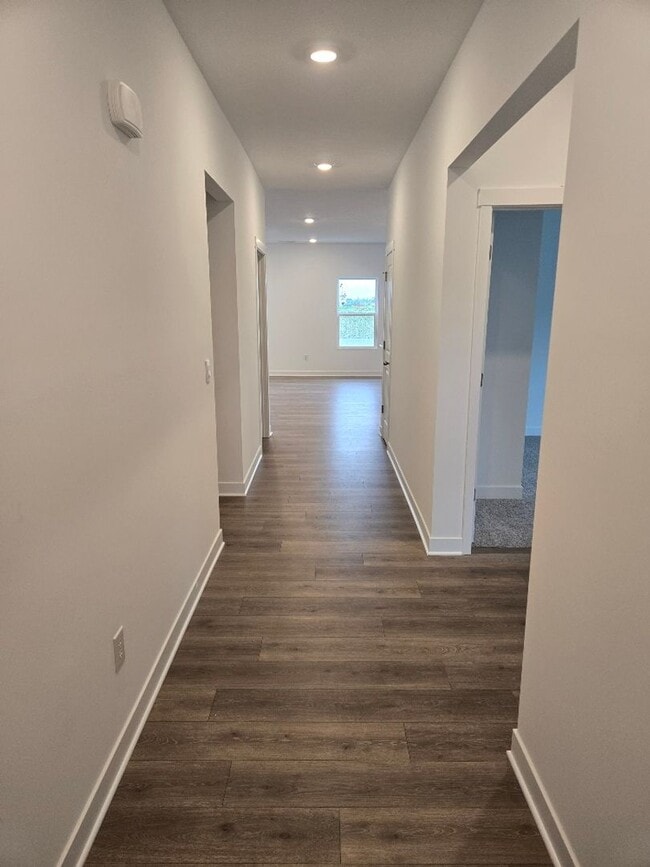 Building Photo - New Construction - Move in ready ranch home