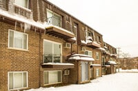 Building Photo - 10457 Dearlove Rd