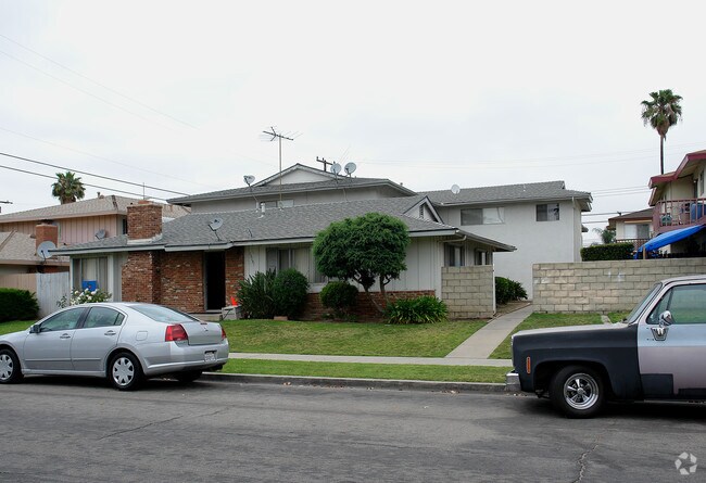 Building Photo - Balboa Apartments