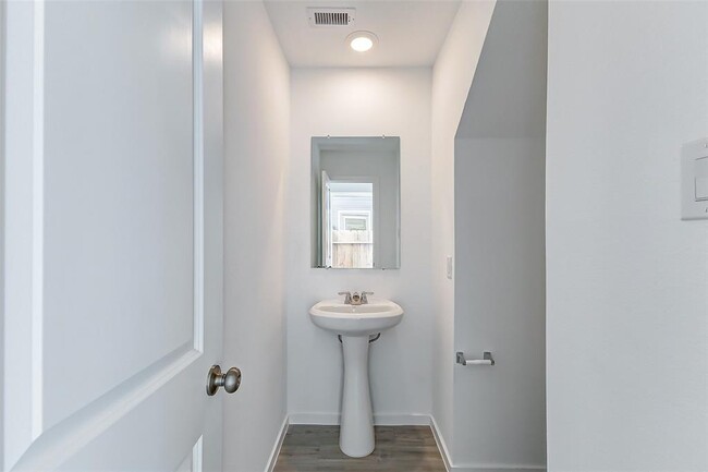 Building Photo - 21555 Carosella Dr