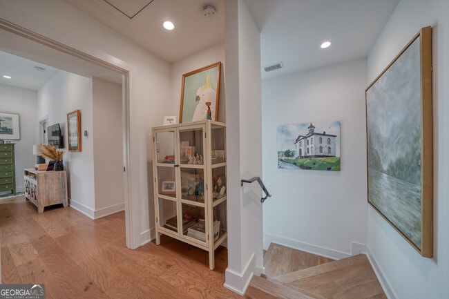 Building Photo - 305 Breakspear Ln