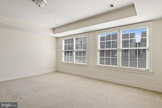 Building Photo - 626 D St