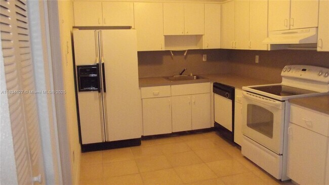 Building Photo - 3582 NE 171 St
