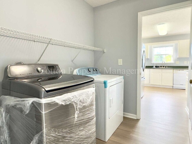 Building Photo - 3BR/2FB.$2200 per month