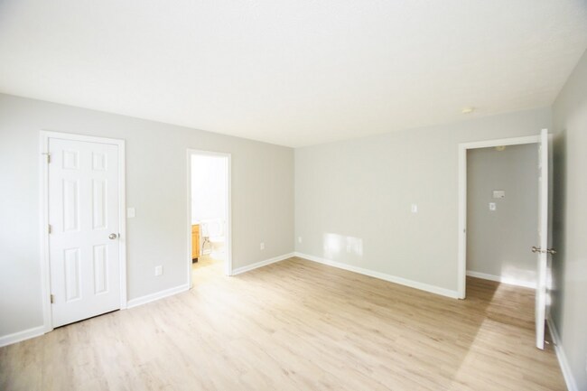 Building Photo - Updated Three Bedroom Single Family Home i...