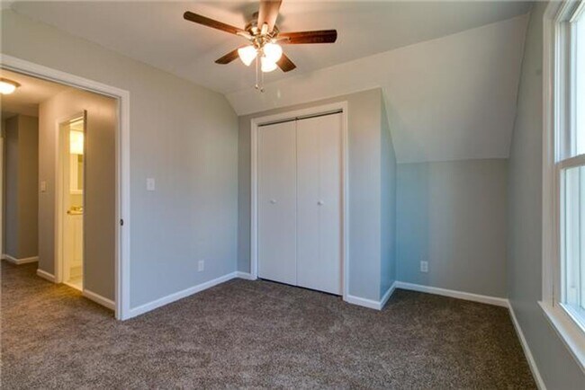 Building Photo - For Rent – Spacious 4 Bedroom Home Near Fo...