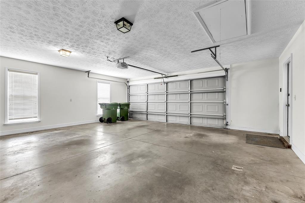 Building Photo - 8772 Will Newton Dr