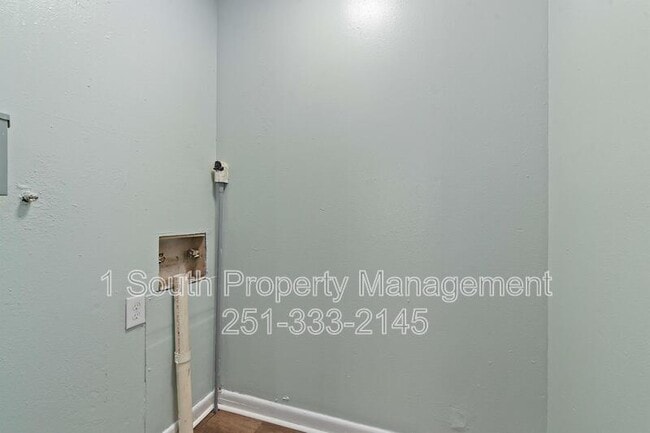Building Photo - 8983 Larry Dr