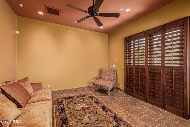 Building Photo - 8406 E Calle Buena Vista