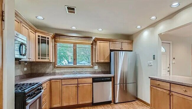 Kitchen - 7100 Birch St