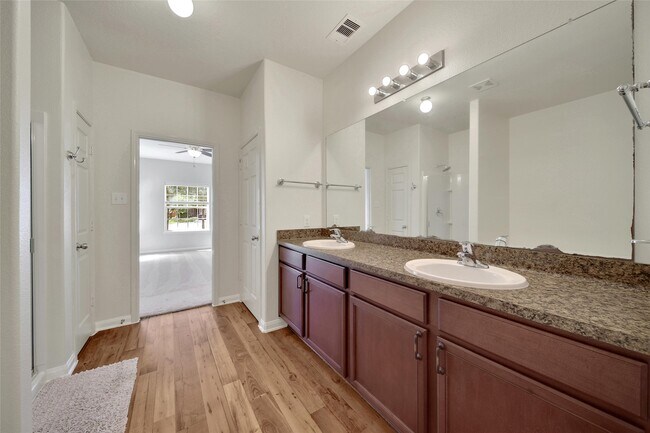 Building Photo - 305 Crooked Pine Court