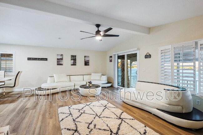 Building Photo - 437 Riverfront Dr