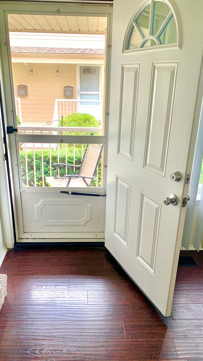 Building Photo - 263 West Spring Street