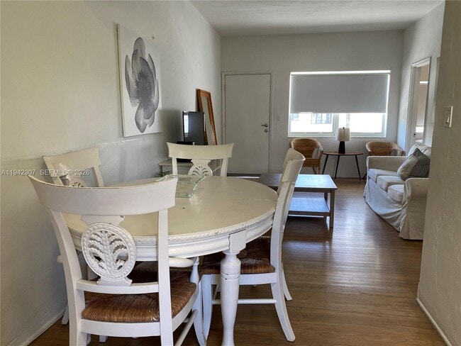 Building Photo - 1011 9th St