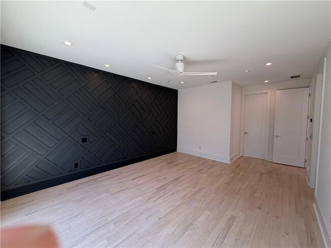 Building Photo - 2385 Nesbitt Dr NE