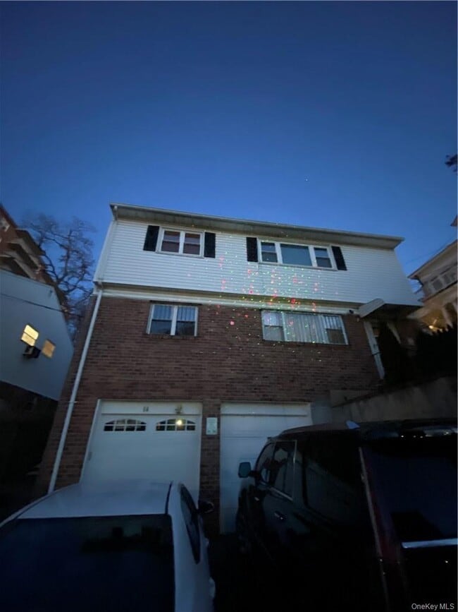 Building Photo - 14 Sunnyside Dr