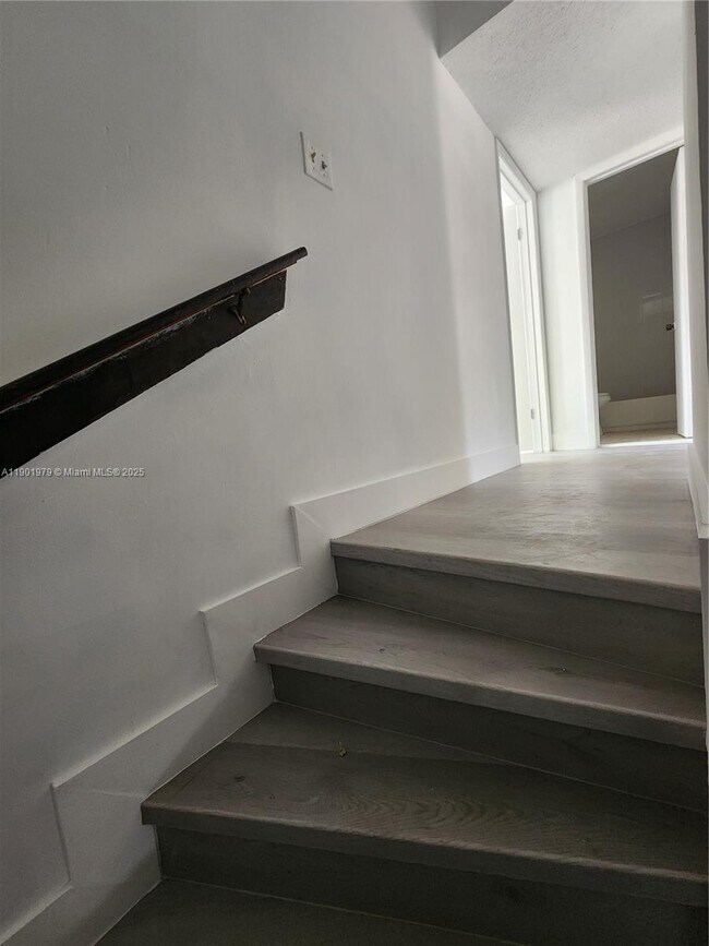 Building Photo - 4505 W 15th Ave