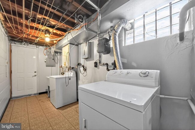 Building Photo - 9050 Convent Ave