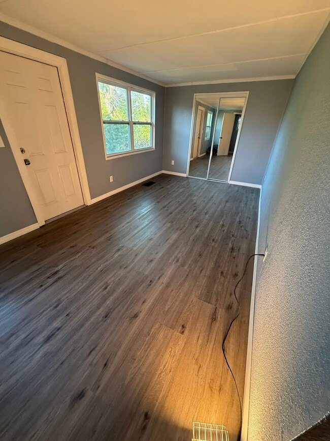 Building Photo - 10495 118th Ave N